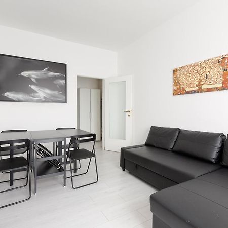 Apartment With Balcony -Bisceglie Red Line Subway Milan Extérieur photo