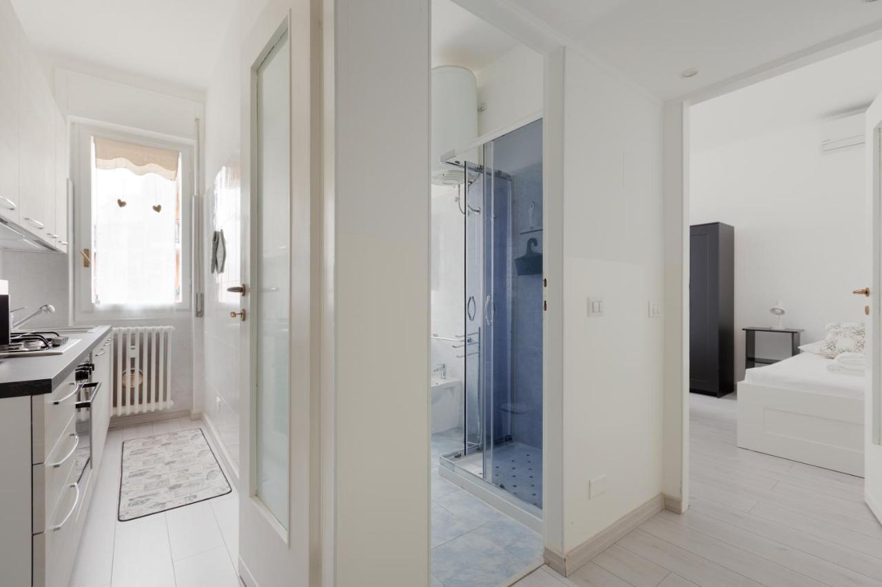 Apartment With Balcony -Bisceglie Red Line Subway Milan Extérieur photo