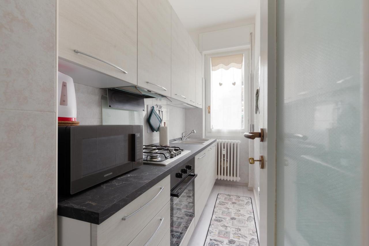 Apartment With Balcony -Bisceglie Red Line Subway Milan Extérieur photo