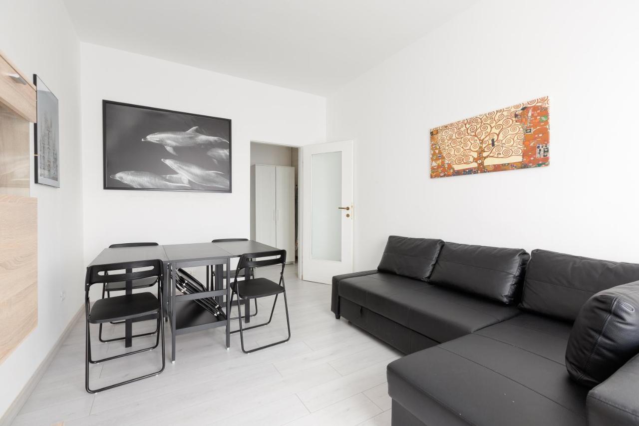 Apartment With Balcony -Bisceglie Red Line Subway Milan Extérieur photo