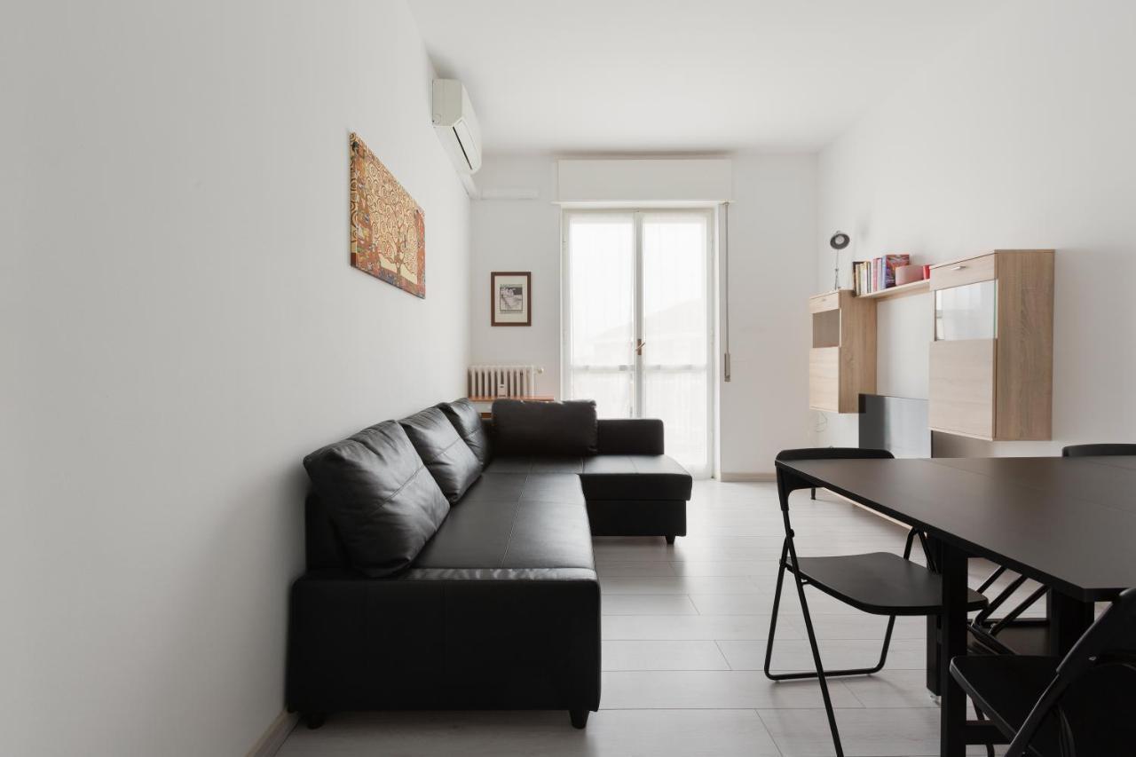 Apartment With Balcony -Bisceglie Red Line Subway Milan Extérieur photo