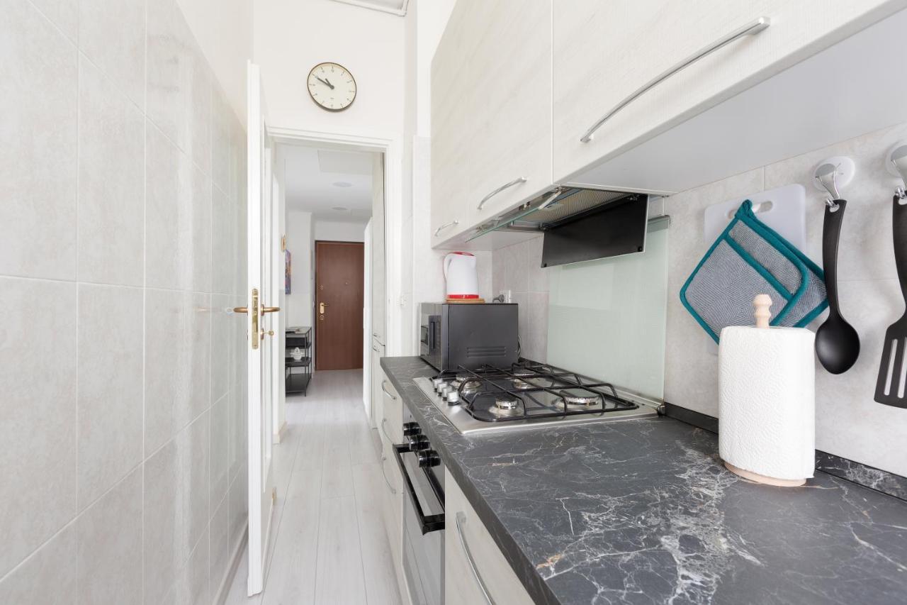 Apartment With Balcony -Bisceglie Red Line Subway Milan Extérieur photo